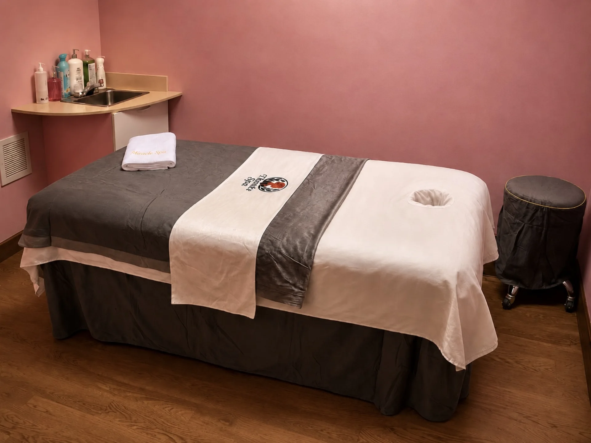 Private treatment room at Thanks Spa